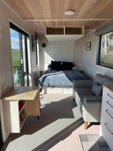 Boutique Tiny House - Te Anau Country Accommodation Eksteriør billede