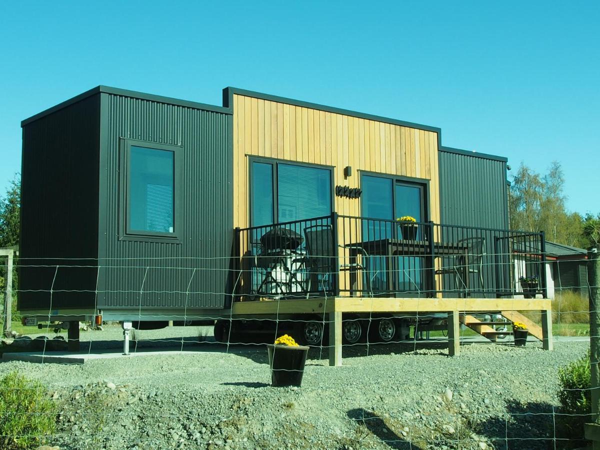 Boutique Tiny House - Te Anau Country Accommodation Eksteriør billede