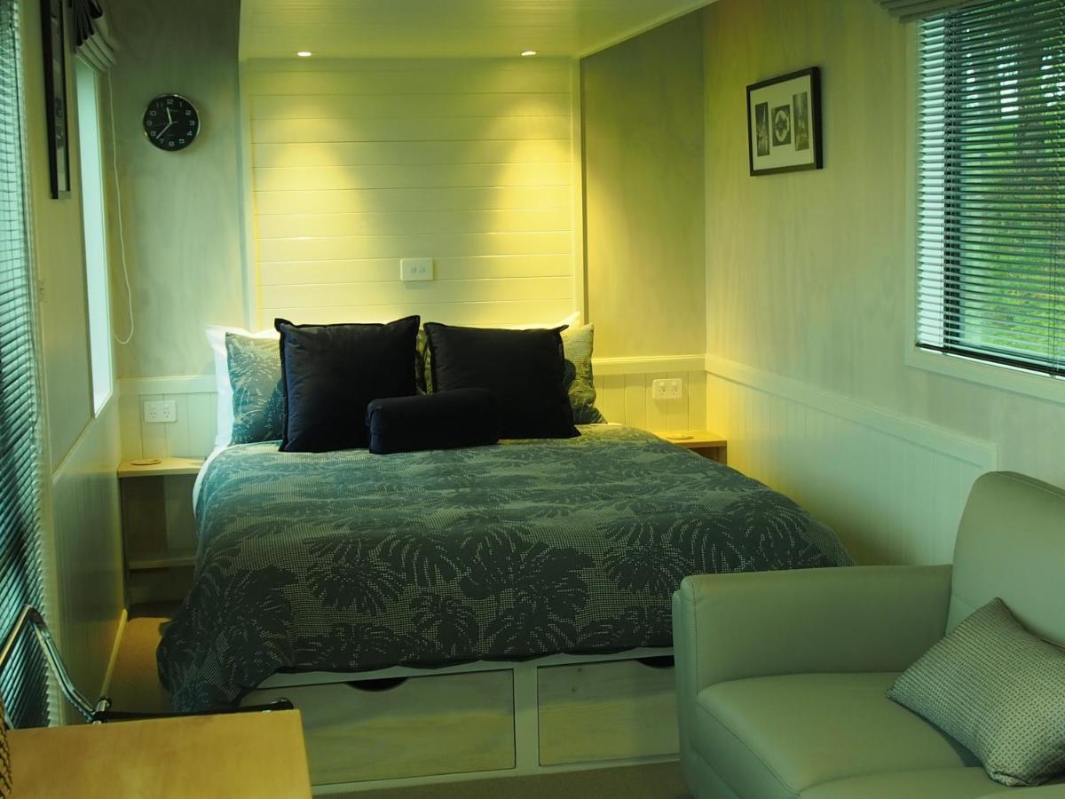 Boutique Tiny House - Te Anau Country Accommodation Eksteriør billede