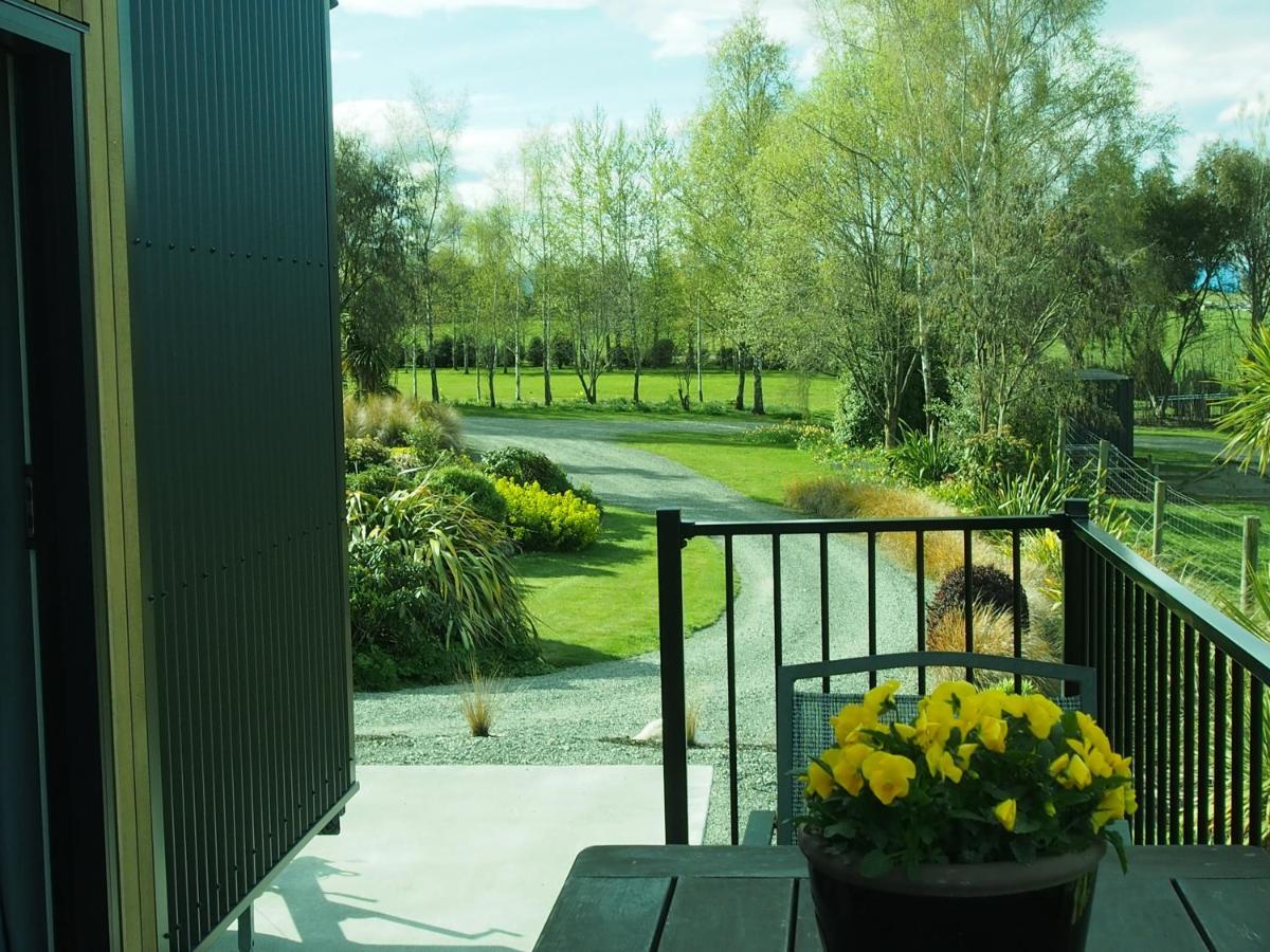 Boutique Tiny House - Te Anau Country Accommodation Eksteriør billede